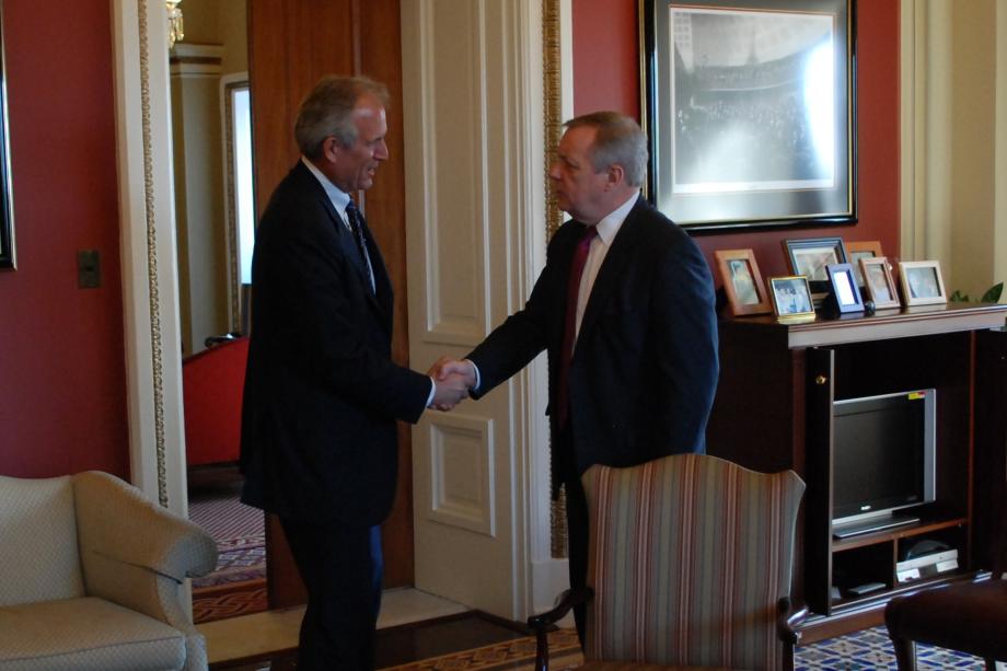 Durbin met with Jim McNerney, CEO of Boeing, to discuss federal transportation and manufacturing issues.